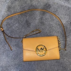 Micheal Kors crossbody